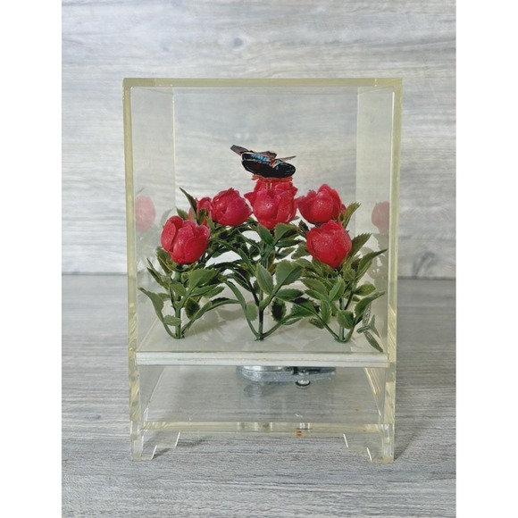 The Unbranded Brand Other - Vtg Lucite Music Box Butterfly Butterflies Red Flowers Moving Spinning 70s Japan